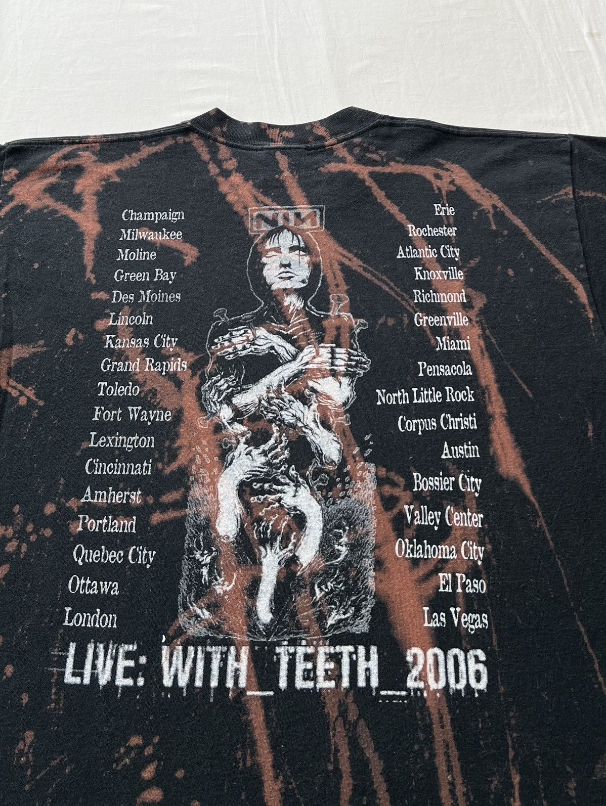 Band Tees Vintage 2006 Nine Inch Nails NIN Live With Teeth T-shirt Size US L / EU 52-54 / 3 - 14 Thumbnail