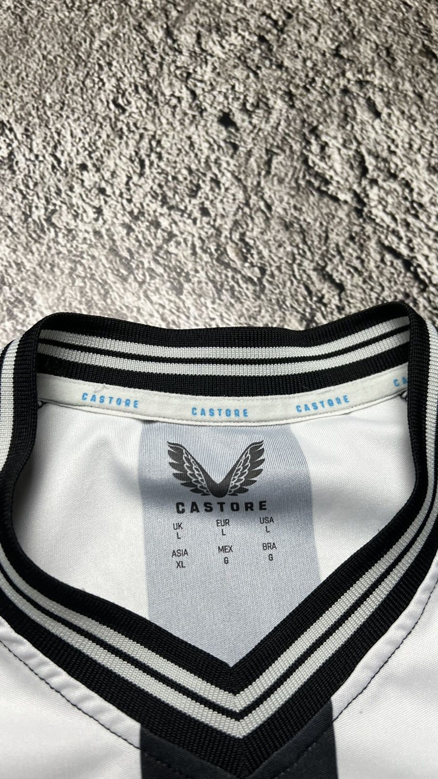 Castore Castore Newcastle United jersey Size US L / EU 52-54 / 3 - 8 Thumbnail