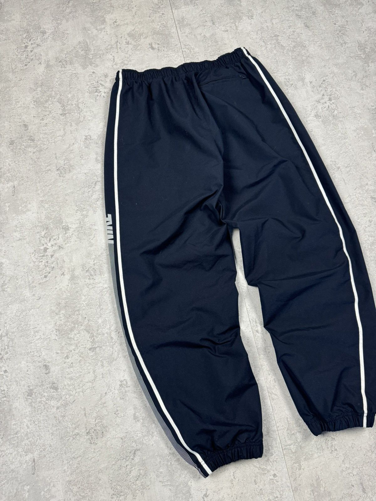 Nike Nike Vintage Navy Y2K Track Pants Joggers Swoosh Logo SizeXL Size US 36 / EU 52 - 10 Thumbnail