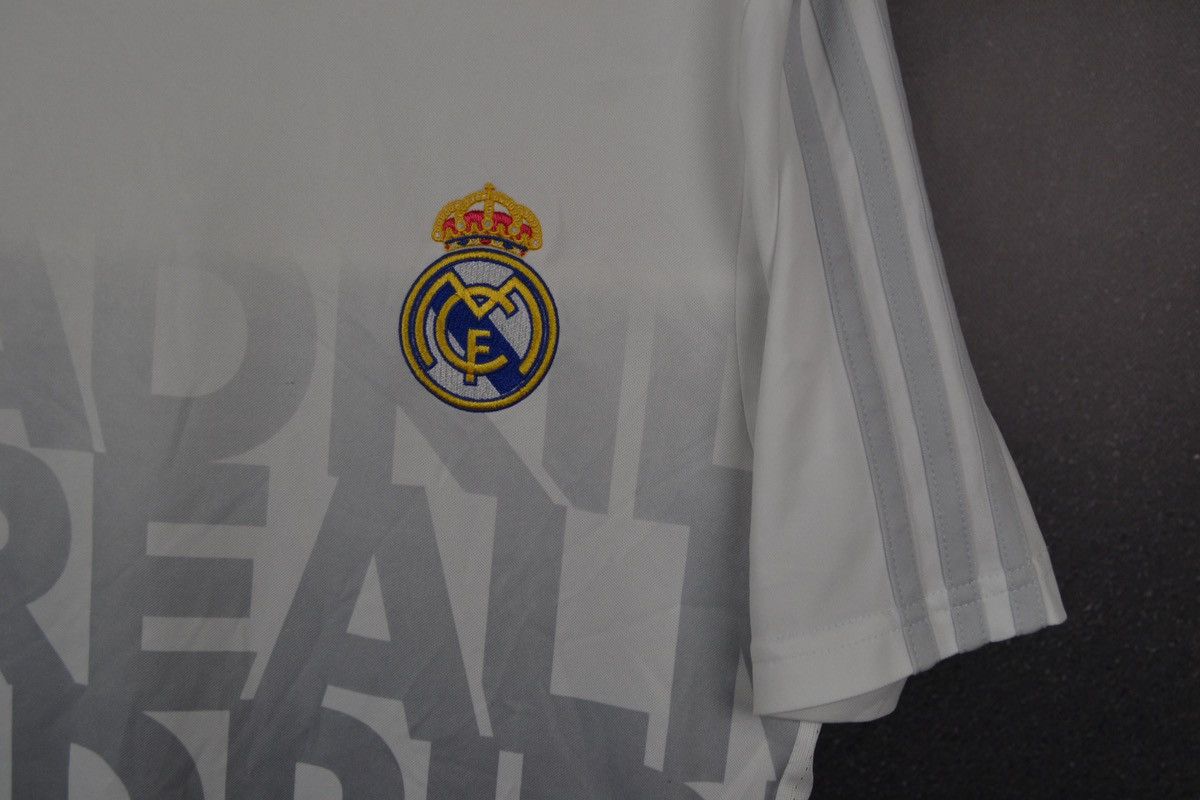 Adidas Real Madrid 2015 Football Shirt Adidas Soccer Jersey Large Size US L / EU 52-54 / 3 - 7 Thumbnail