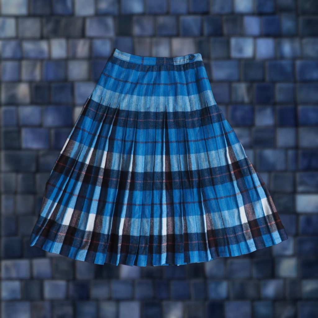 Vintage VINTAGE 50s 60s Blue Black Plaid Tartan Wool Boho Turnabout Skirt 28W USA Womens Size 28" / US 6 / IT 42 - 1 Thumbnail