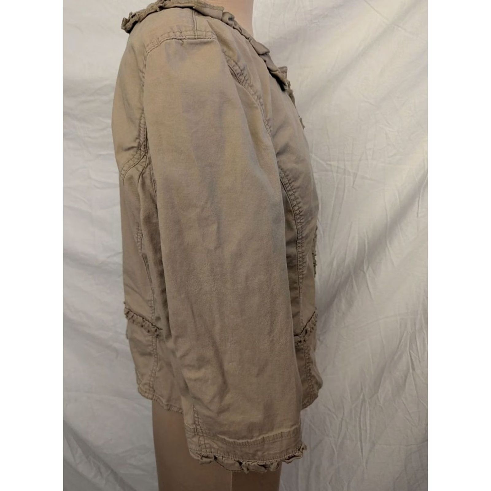 Ann Taylor Ann Taylor Loft Blazer Jacket Womens Sz 14 Tan Cotton Blend Ruffle Trim Button Front Short Jacket Beige Utility Workwear Spring Fall Size XL / US 12-14 / IT 48-50 - 3 Thumbnail