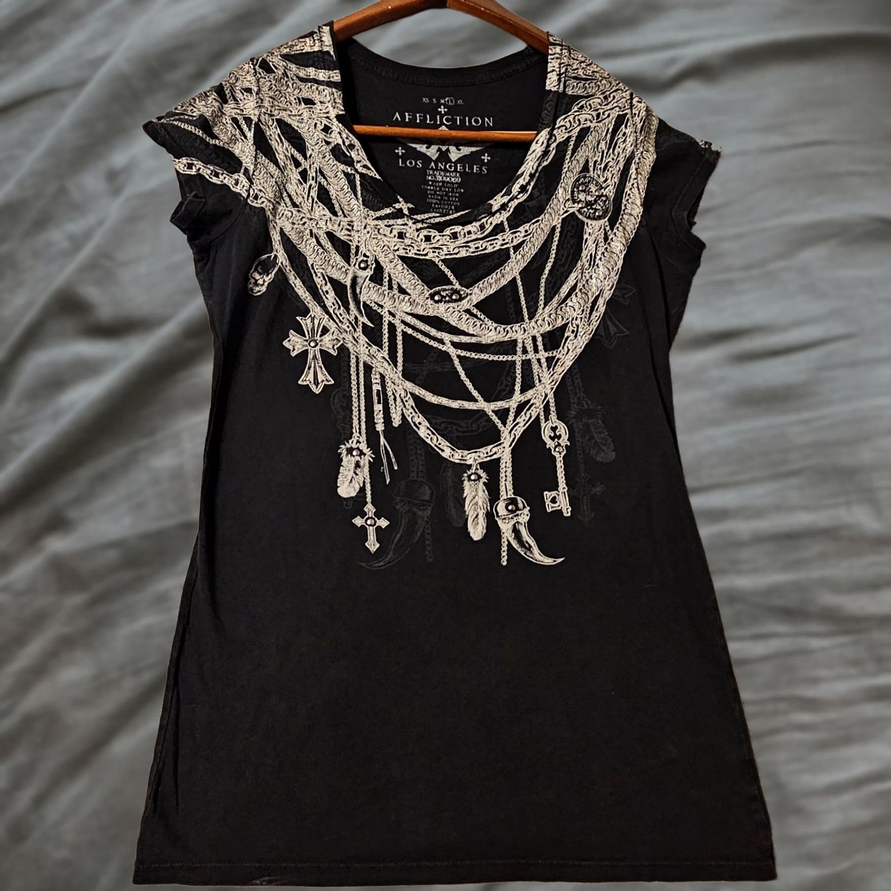 Affliction Affliction Los Angeles Womens L Black V-Neck T-Shirt Studded Graphic Belt Chain Theme Tattoo Gothic Western Biker Casual Shirt Size L / US 10 / IT 46 - 1 Thumbnail