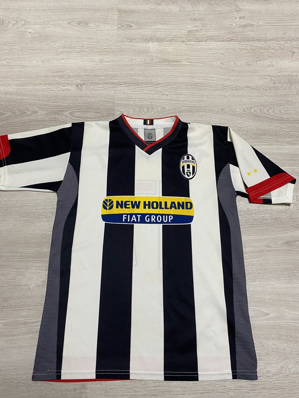 Vintage Vintage Jersry Juventus David Trezeguet #17 size M officiall Size US S / EU 44-46 / 1 - 2 Thumbnail