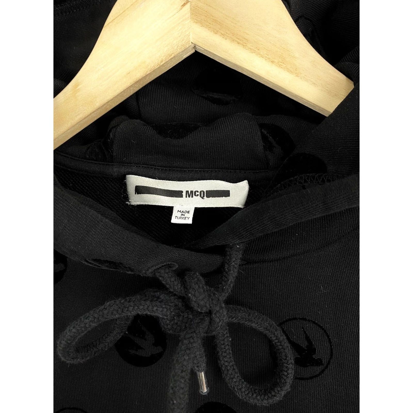 Alexander McQueen Alexander McQueen Hoodie Women M Black Retro Hype Pullover Adult Womens Size M / US 6-8 / IT 42-44 - 3 Thumbnail