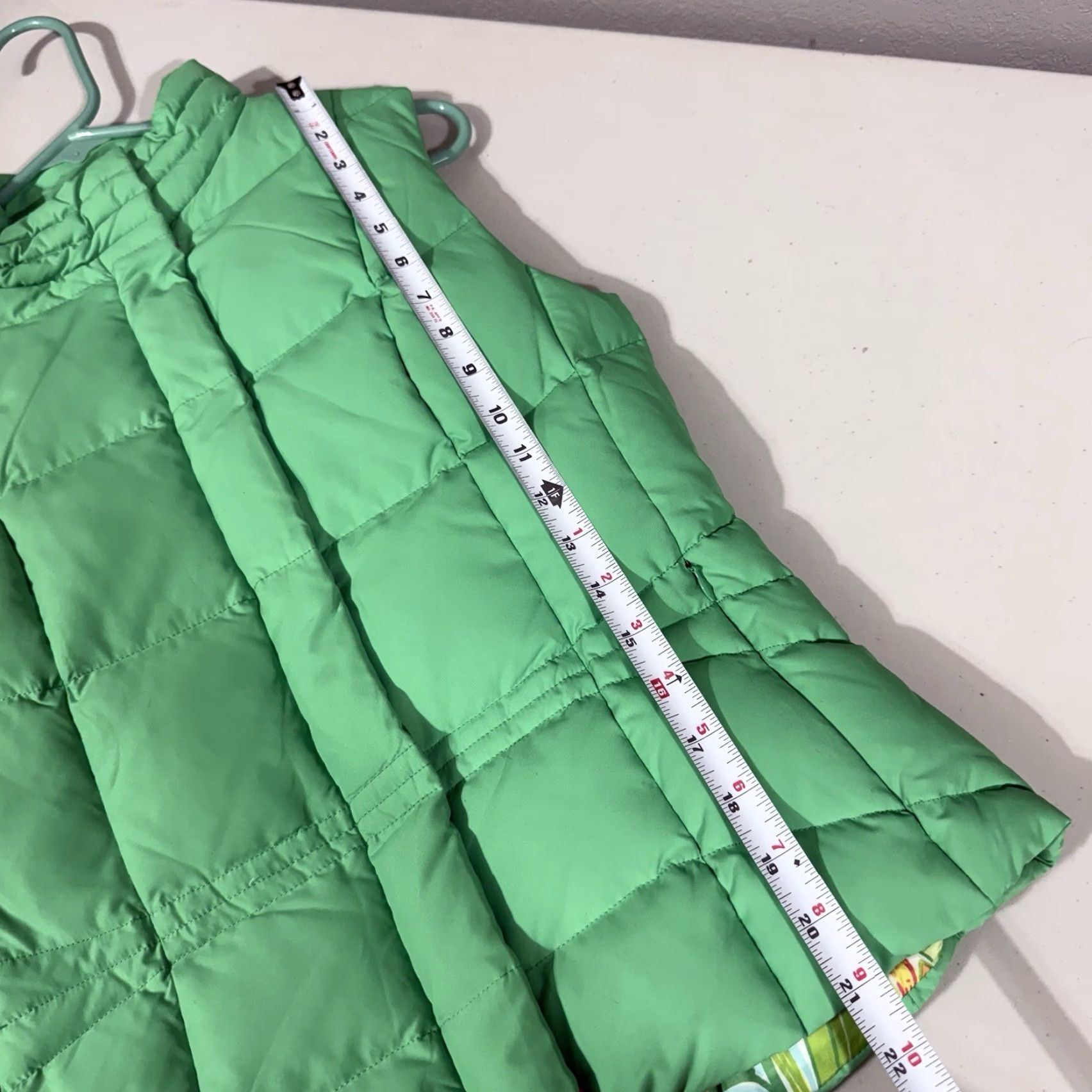 Lilly Pulitzer Lilly Pulitzer Puffer Vest Sz Small Green Down Full Zip Pockets Size S / US 4 / IT 40 - 2 Thumbnail