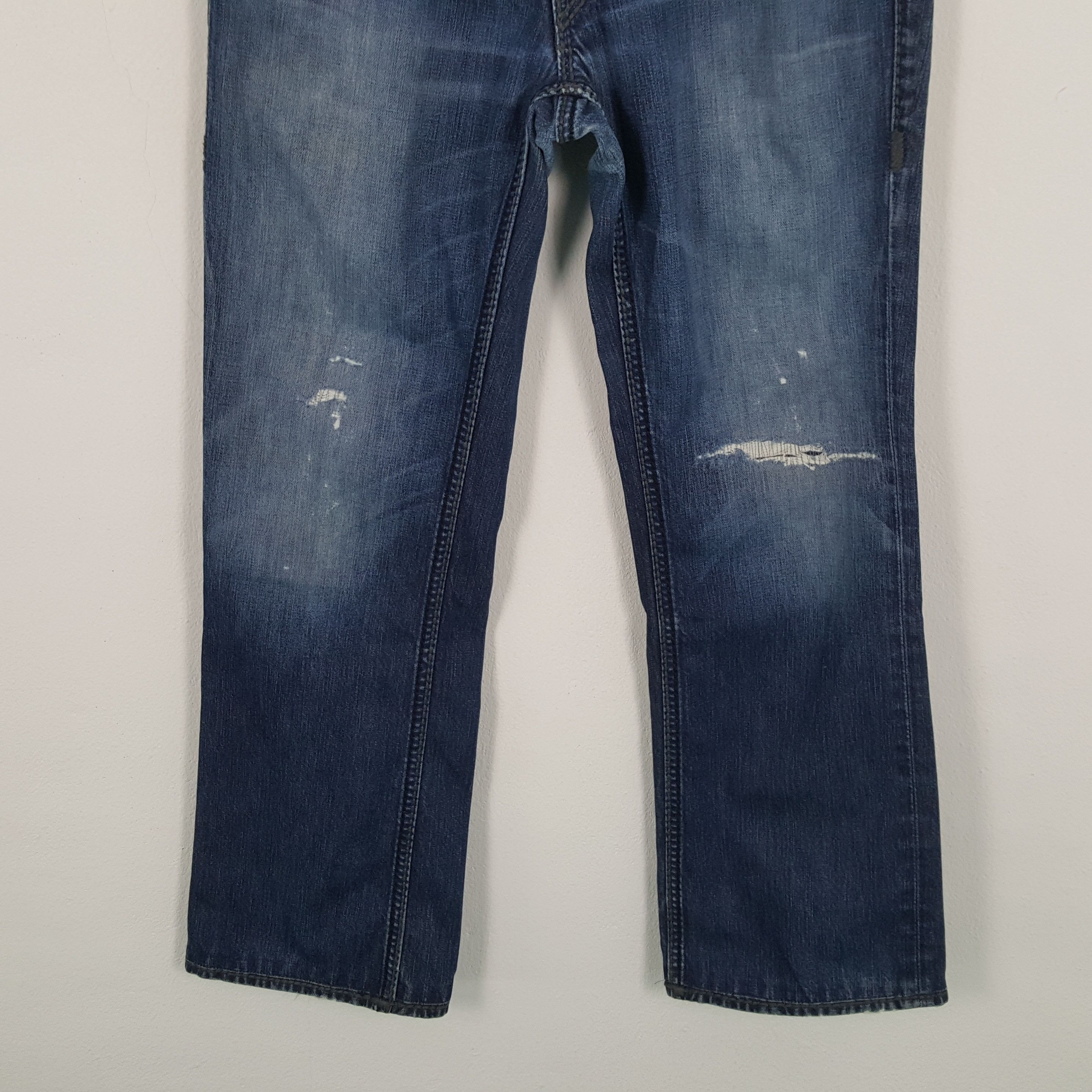 Vintage TRUE RELIGION American Brand Distressed Jeans