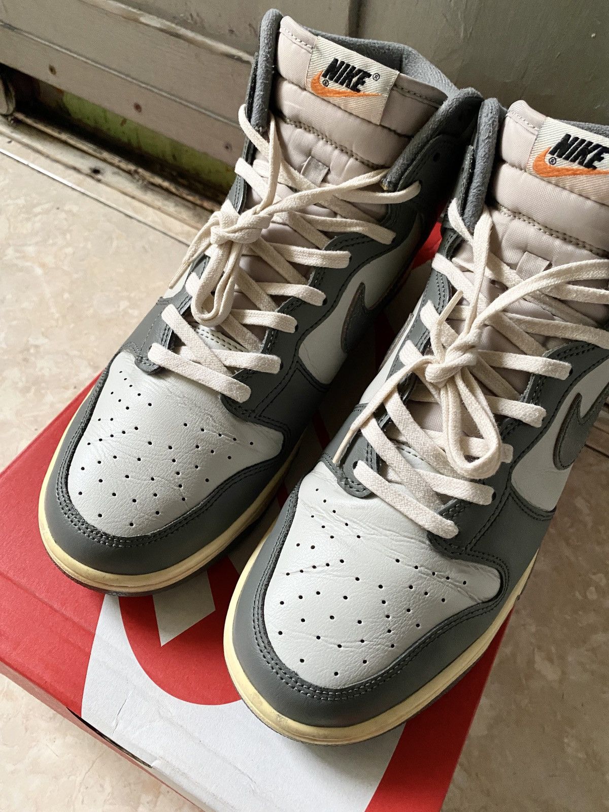 Nike × Vintage Nike Dunk High Retro SE Vintage Light Bone Grey Size US 10.5 / EU 43-44 - 2 Thumbnail