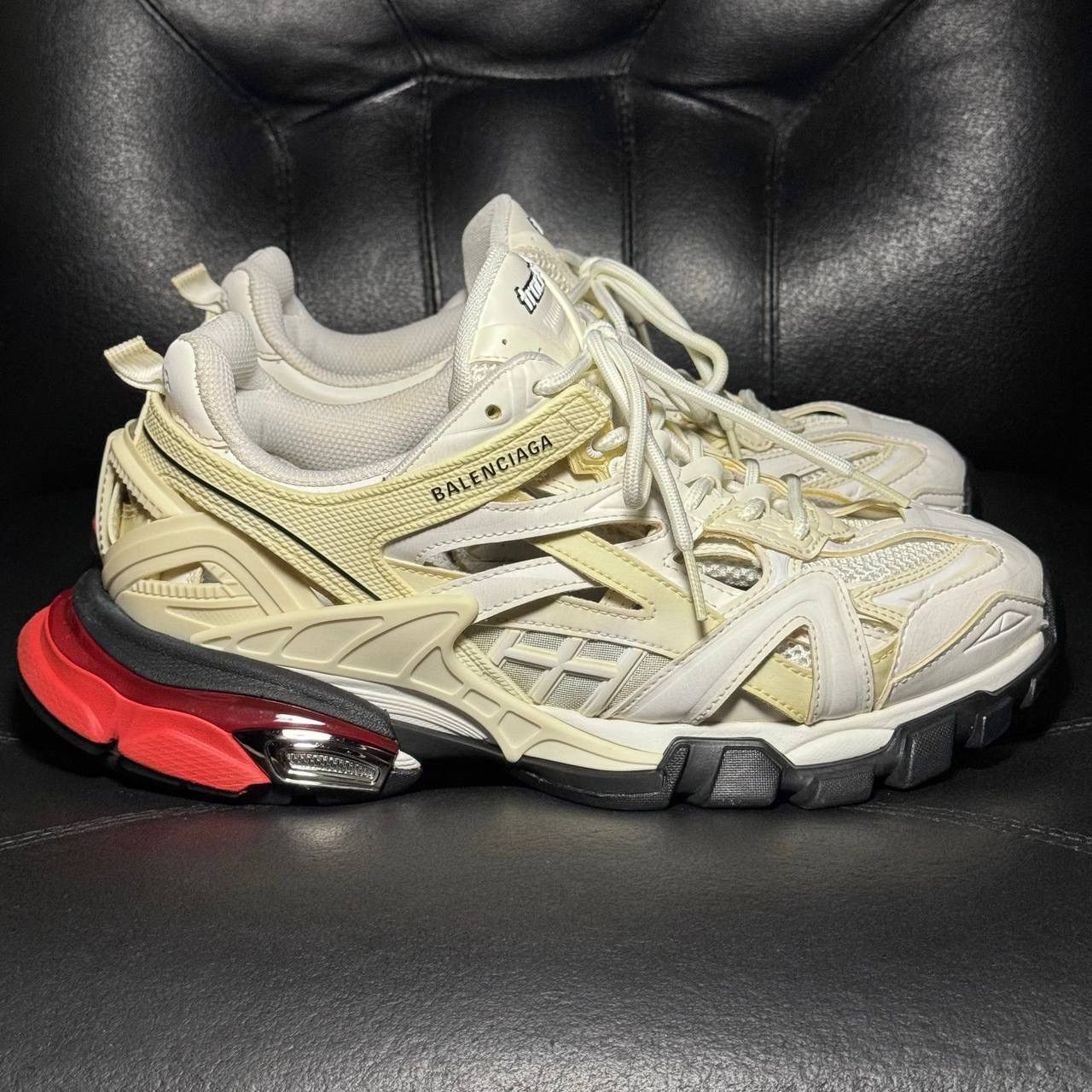 Balenciaga 41 sneakers Balenciaga track 2 White Red Size US 8 / EU 41 - 1 Thumbnail