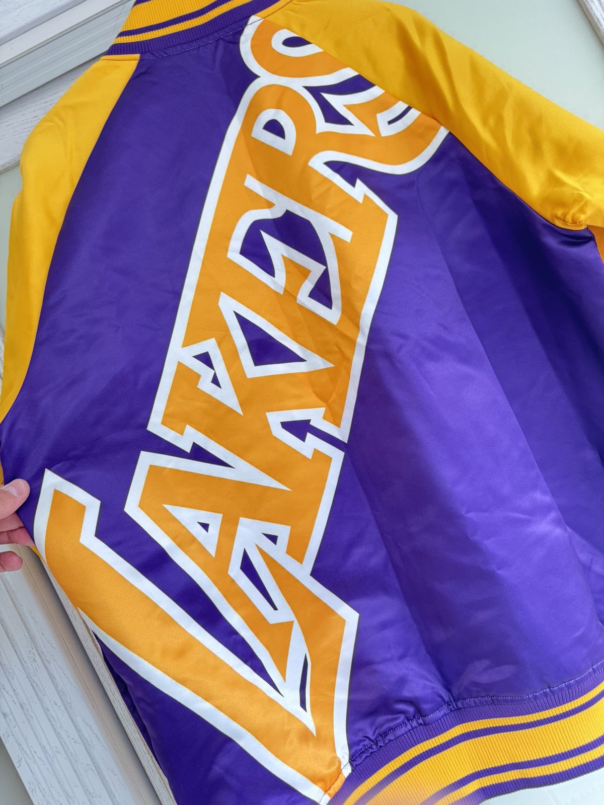 Mitchell & Ness NWT Lakers Mitchell&Ness Bomber Basketball Jacket Size US XXL / EU 58 / 5 - 5 Thumbnail