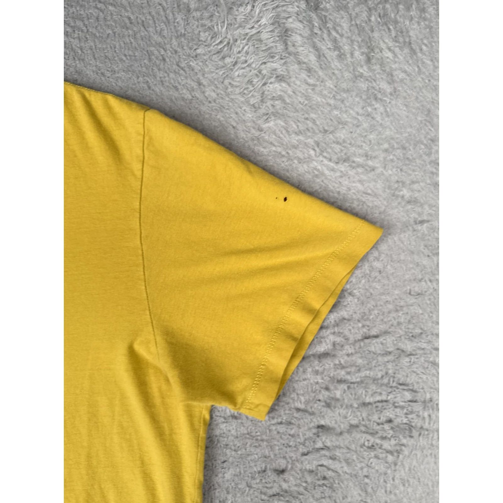 The North Face The North Face Shirt Mens M Yellow Crew Neck Short Sleeve Logo Tee Tagless Size US M / EU 48-50 / 2 - 2 Thumbnail
