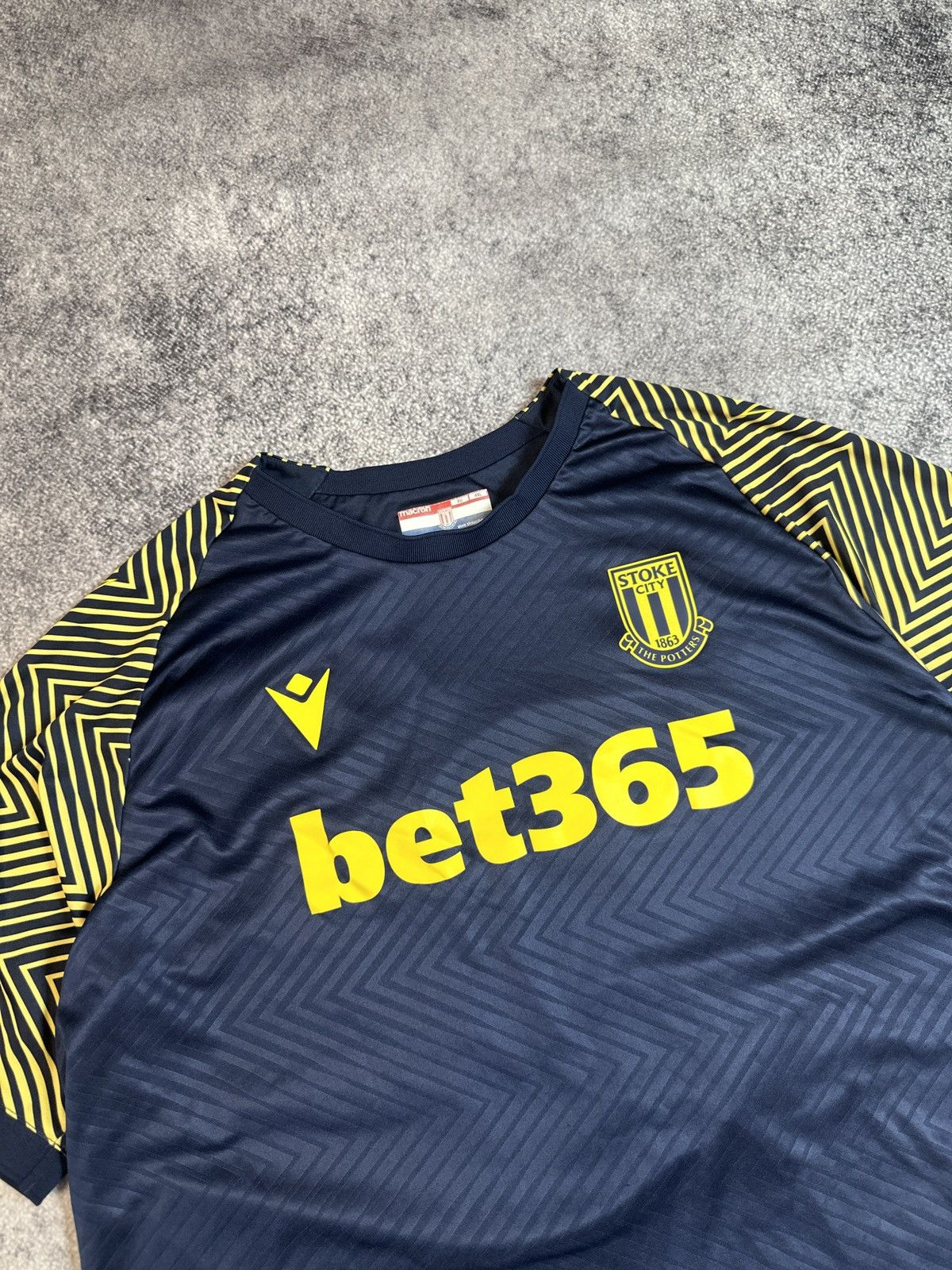 Macron Macron Stoke City 31 soccer jersey rare Streetwear USA 4XL Size US XXL / EU 58 / 5 - 2 Thumbnail