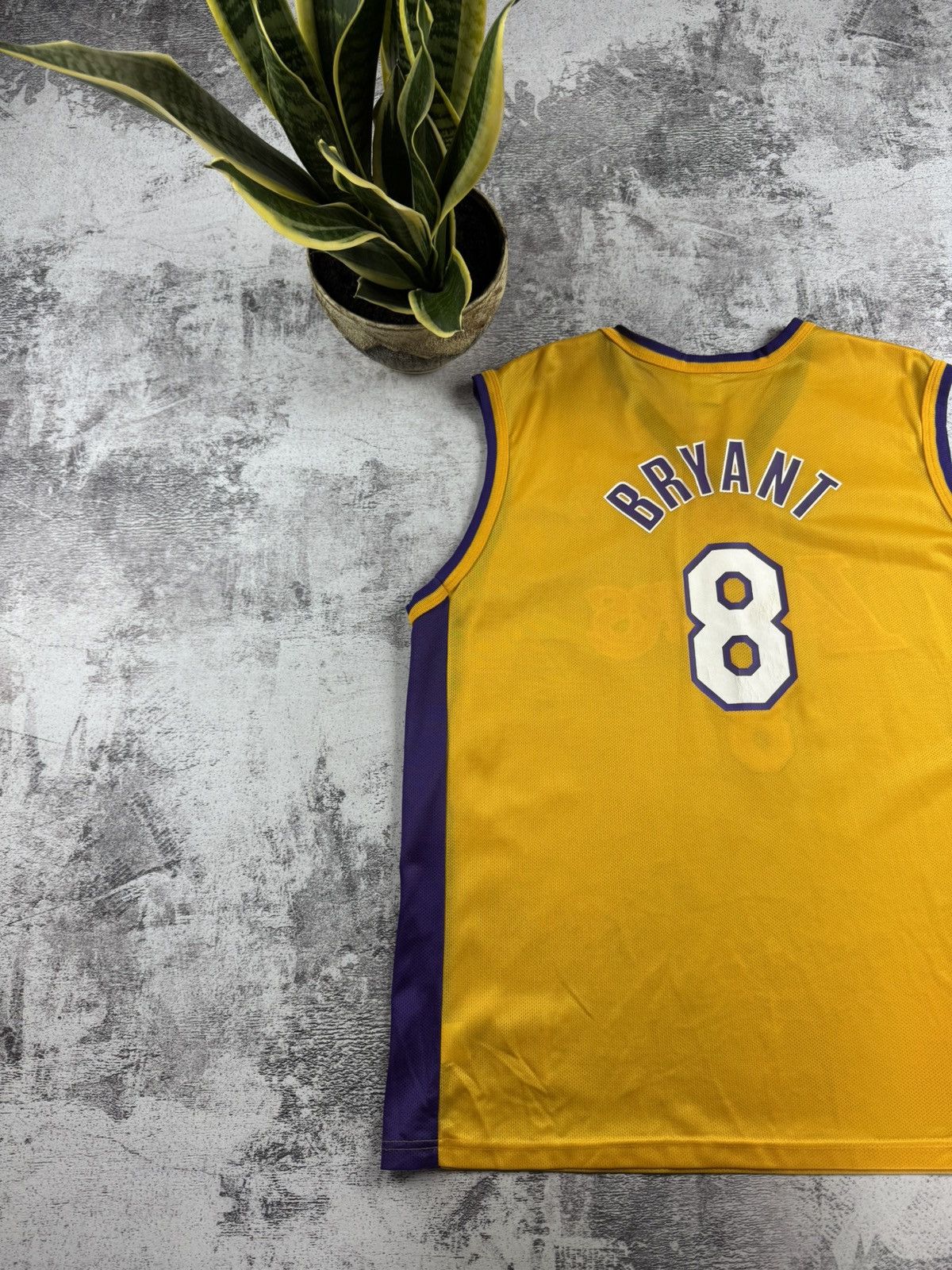 NBA Vintage Lakers Kobe Bryant #8 Rap Shirt Basketball Jersey Size US L / EU 52-54 / 3 - 4 Thumbnail