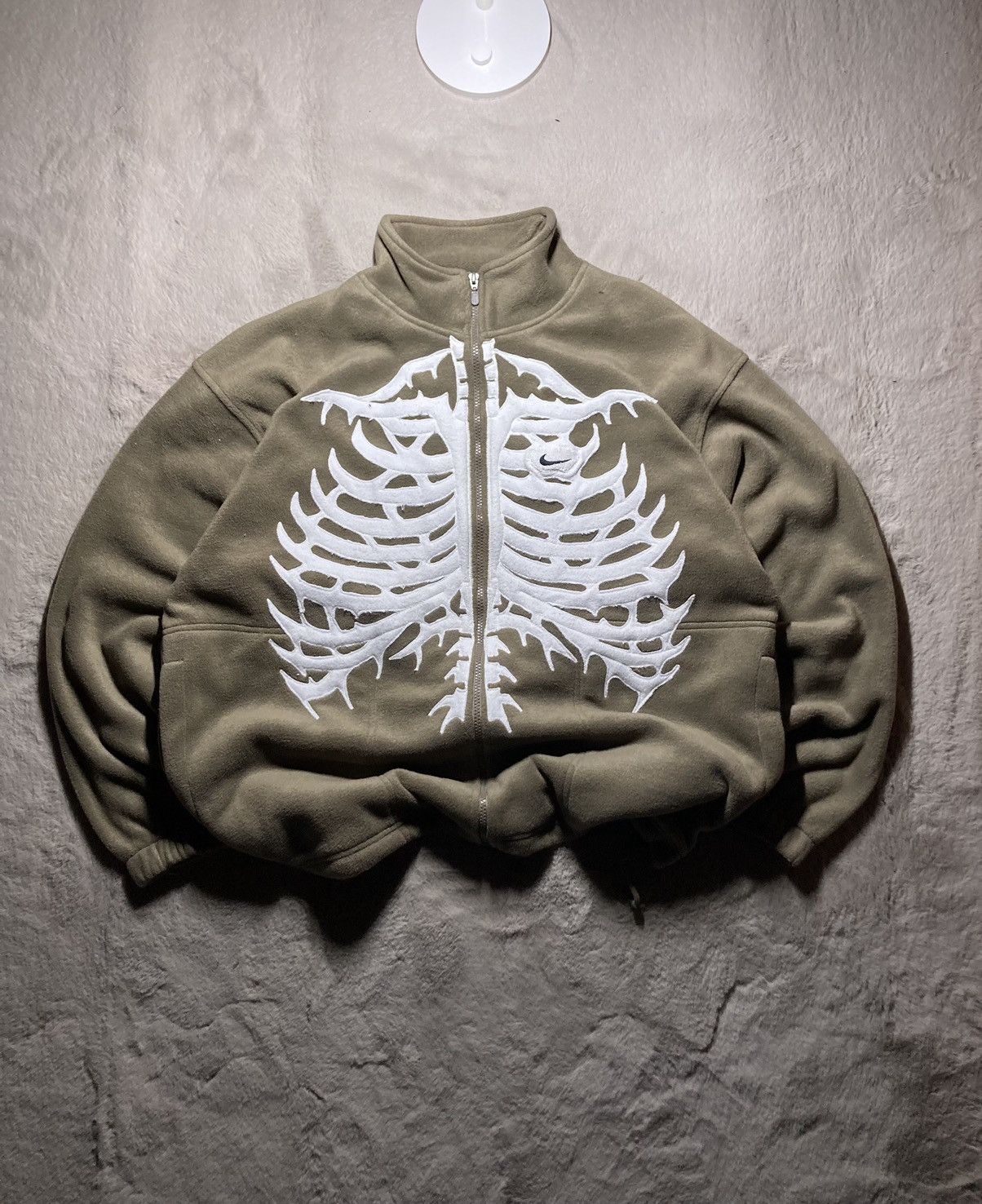 Vintage ⛩️☠️nike skeleton custom vintage sweatshirt skull center logo⛩️ Size US XL / EU 56 / 4 - 1 Thumbnail