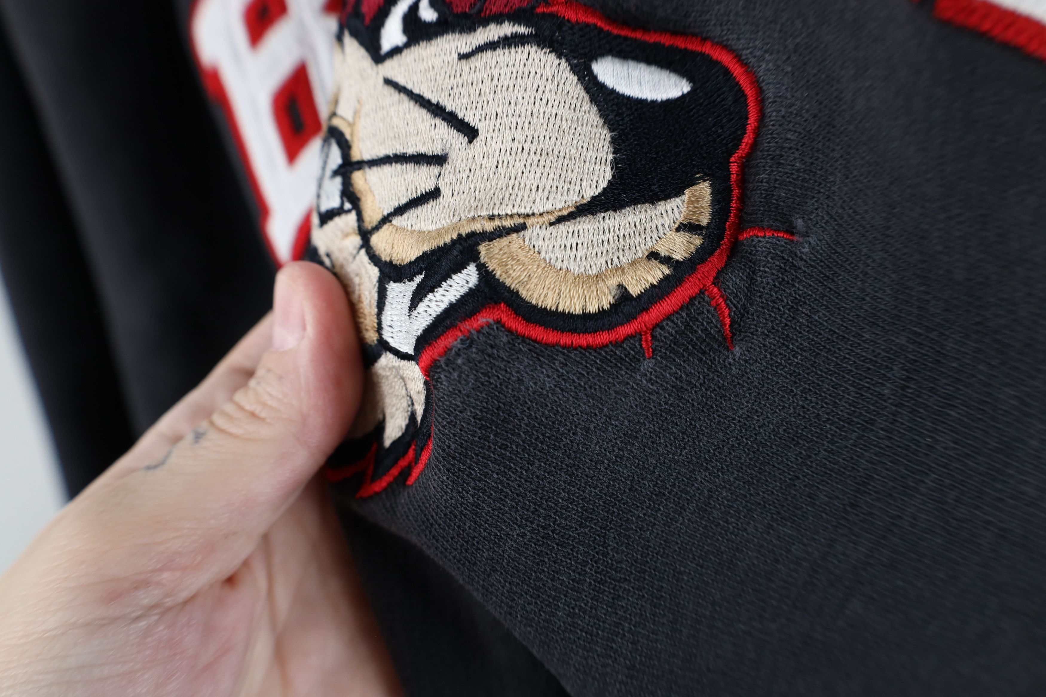 Vintage Vintage 90s Streetwear Beavers Heavyweight Hoodie Black Size US XXL / EU 58 / 5 - 5 Thumbnail