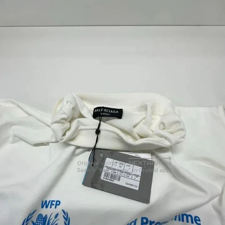 Balenciaga Balenciaga World Food Programme Logo T. Size US M / EU 48-50 / 2 - 3 Thumbnail