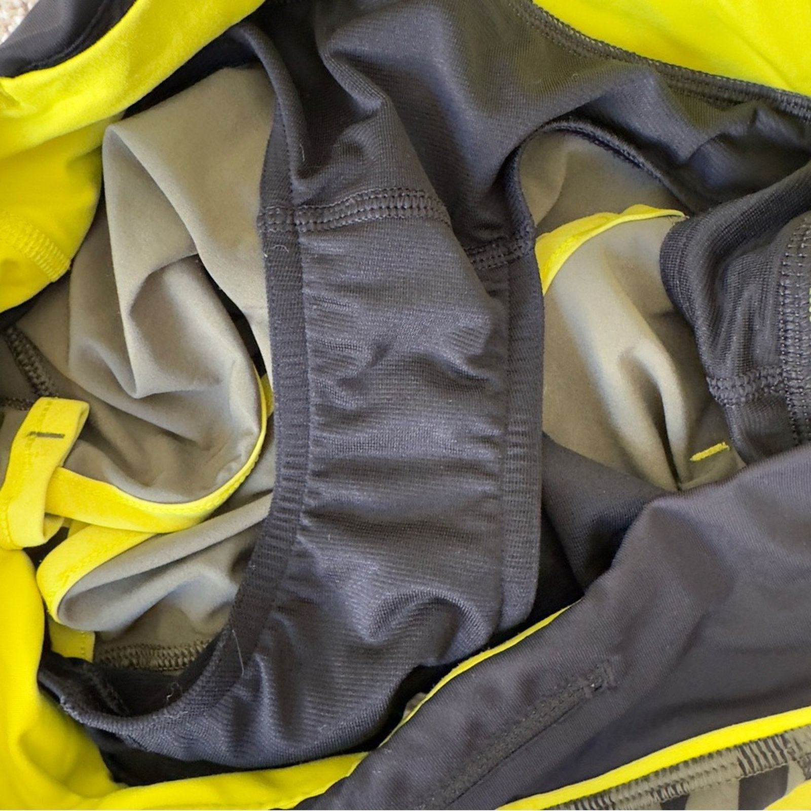 Lululemon Lululemon Run Times Short *4-way Stretch Chevron Shuffle EUC Size 27" / US 4 / IT 40 - 10 Thumbnail