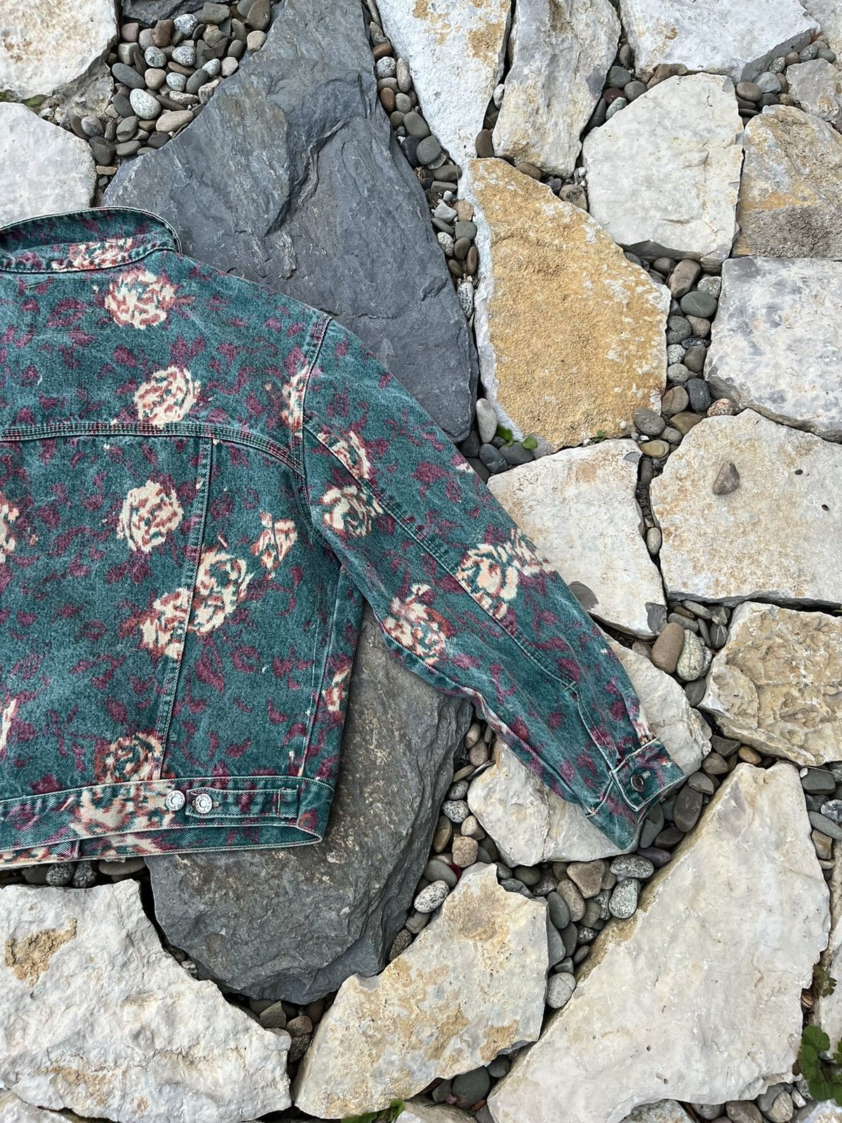 Vintage Vintage Jonny-q y2k all over print cropped denim jacket Size US M / EU 48-50 / 2 - 17 Thumbnail