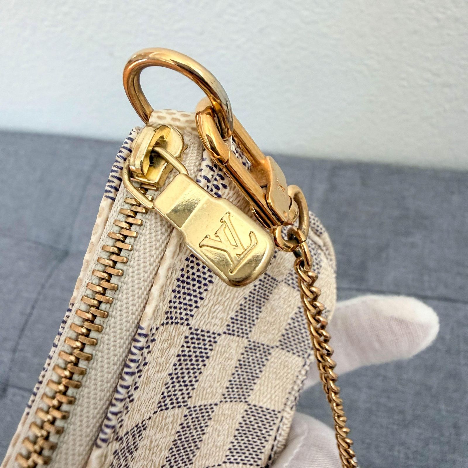 Louis Vuitton Authentic Louis Vuitton Damier Azur Mini Pochette Size ONE SIZE - 8 Thumbnail