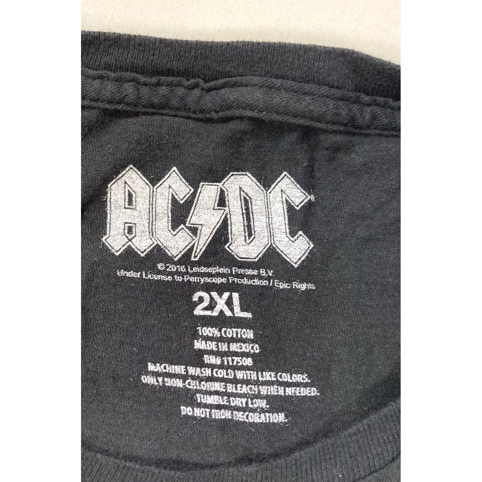 Vintage ACDC High Voltage Rock & Roll 1975 Retro Graphic T-shirt Men XL Black Size US XL / EU 56 / 4 - 4 Thumbnail