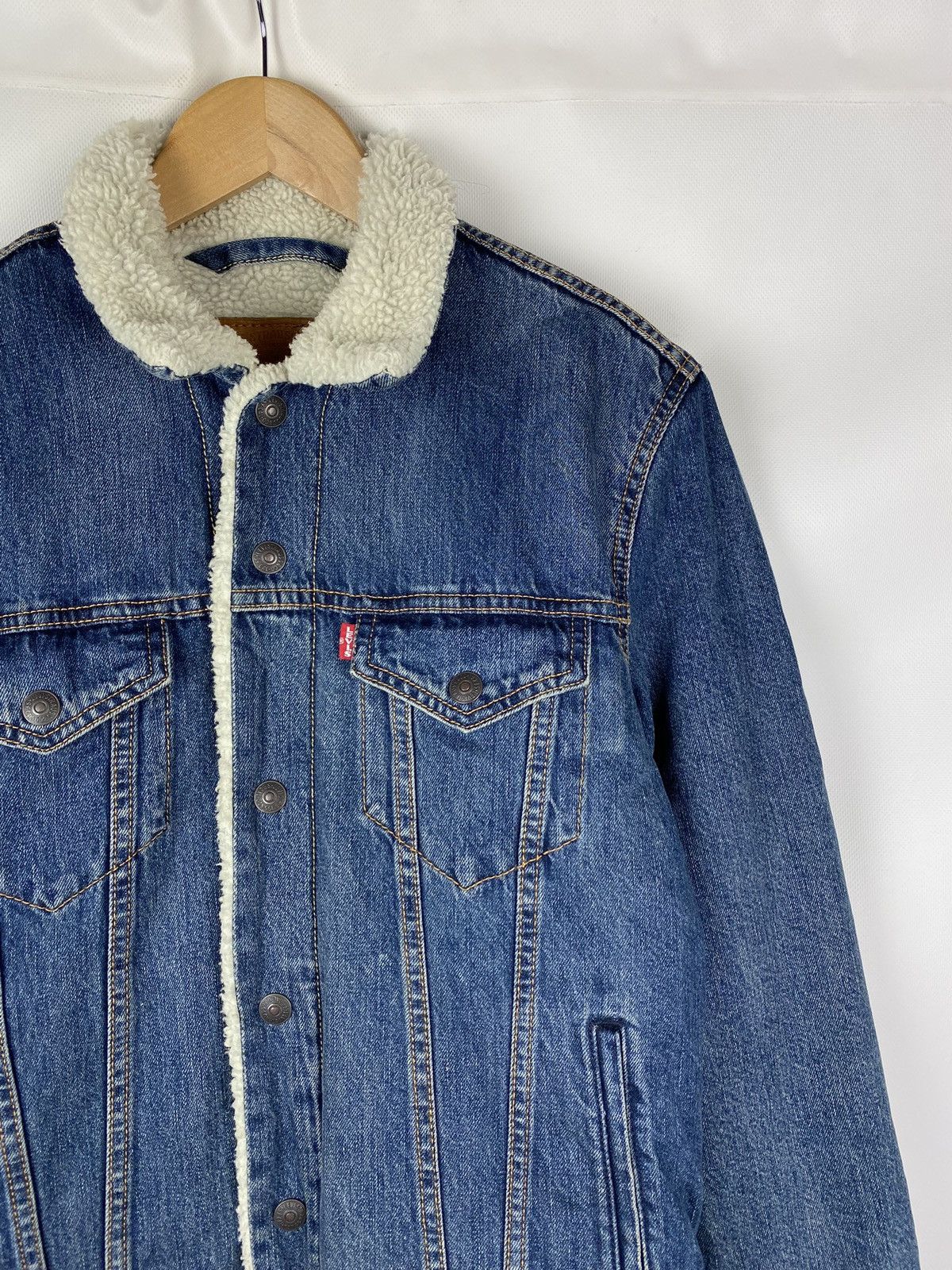 Levi's Levis Premium men’s Sherpa lined denim trucker jacket Size US S / EU 44-46 / 1 - 5 Thumbnail