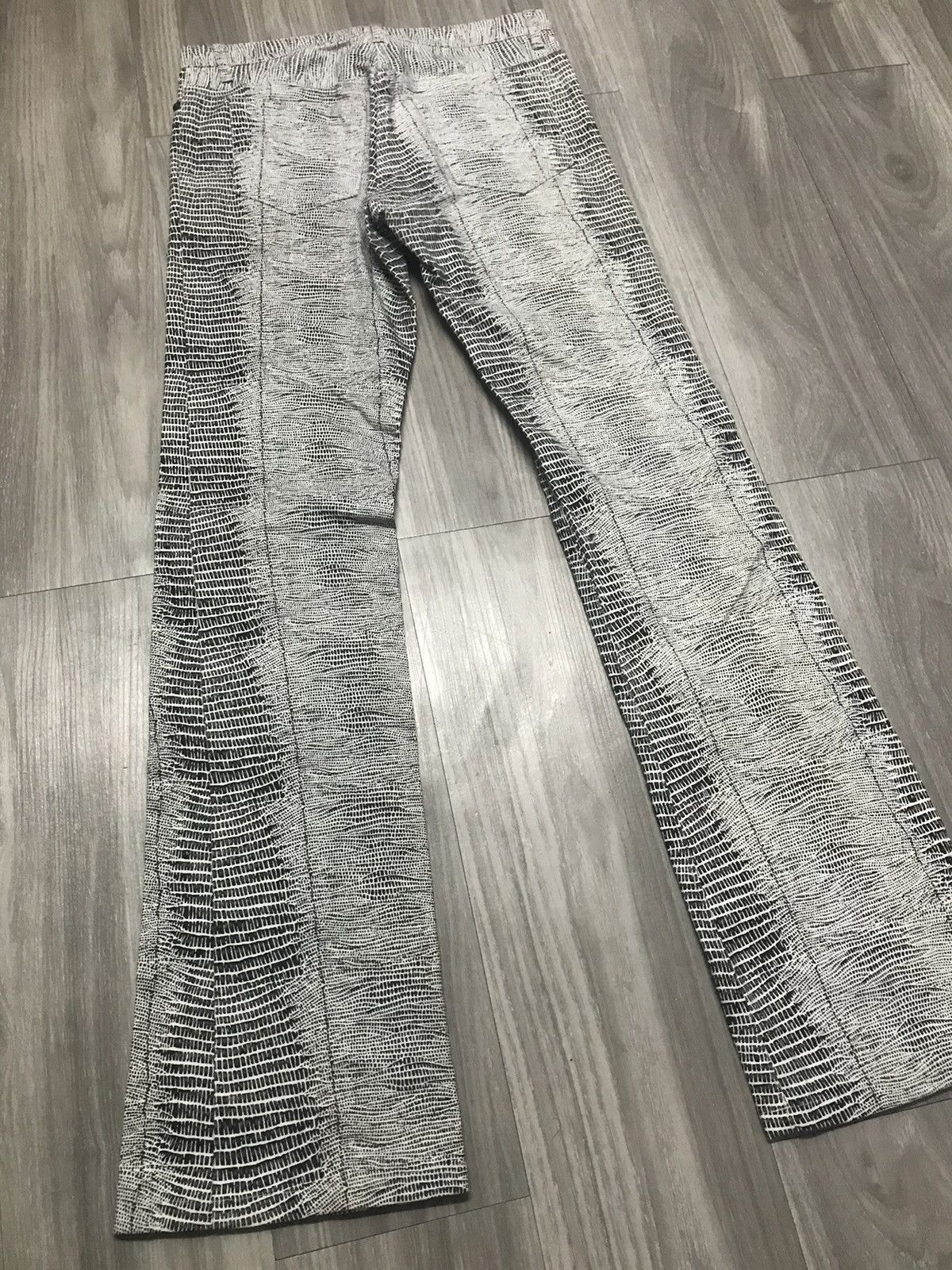 5351 POUR LES HOMMES 5351 Pour Les Homme Snake Printed Flare Jeans Size US 28 / EU 44 - 3 Thumbnail