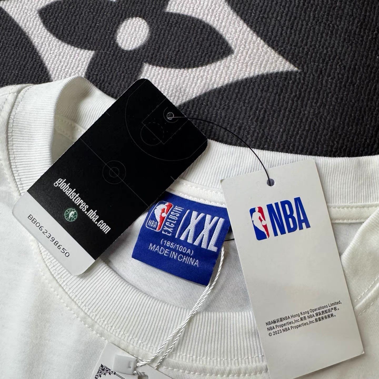 NBA NBA Boston Celtics White & Green Short Sleeve T-shirt Q10 Size US XXL / EU 58 / 5 - 6 Thumbnail