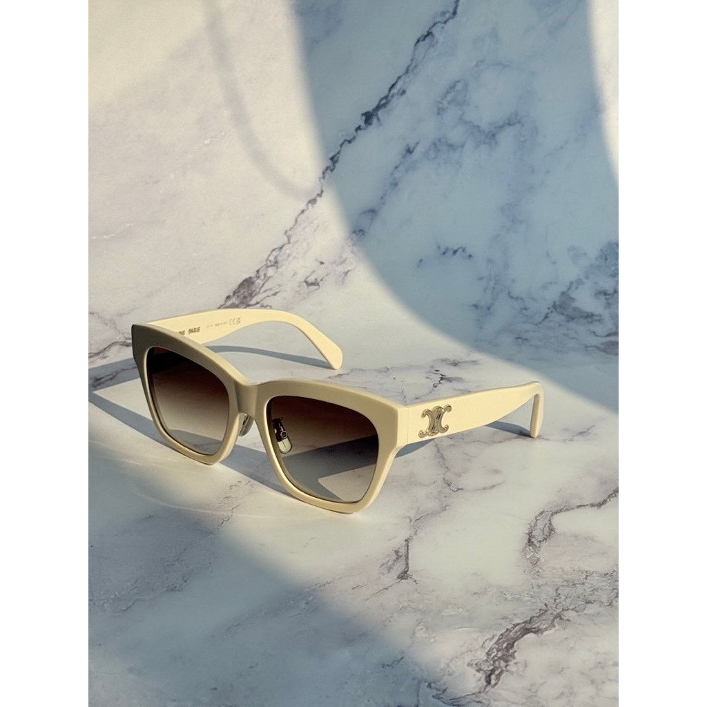 Celine NEW Celine CL40253F Triomphe Cat Eye Ivory White Sunglasses Size ONE SIZE - 7 Thumbnail