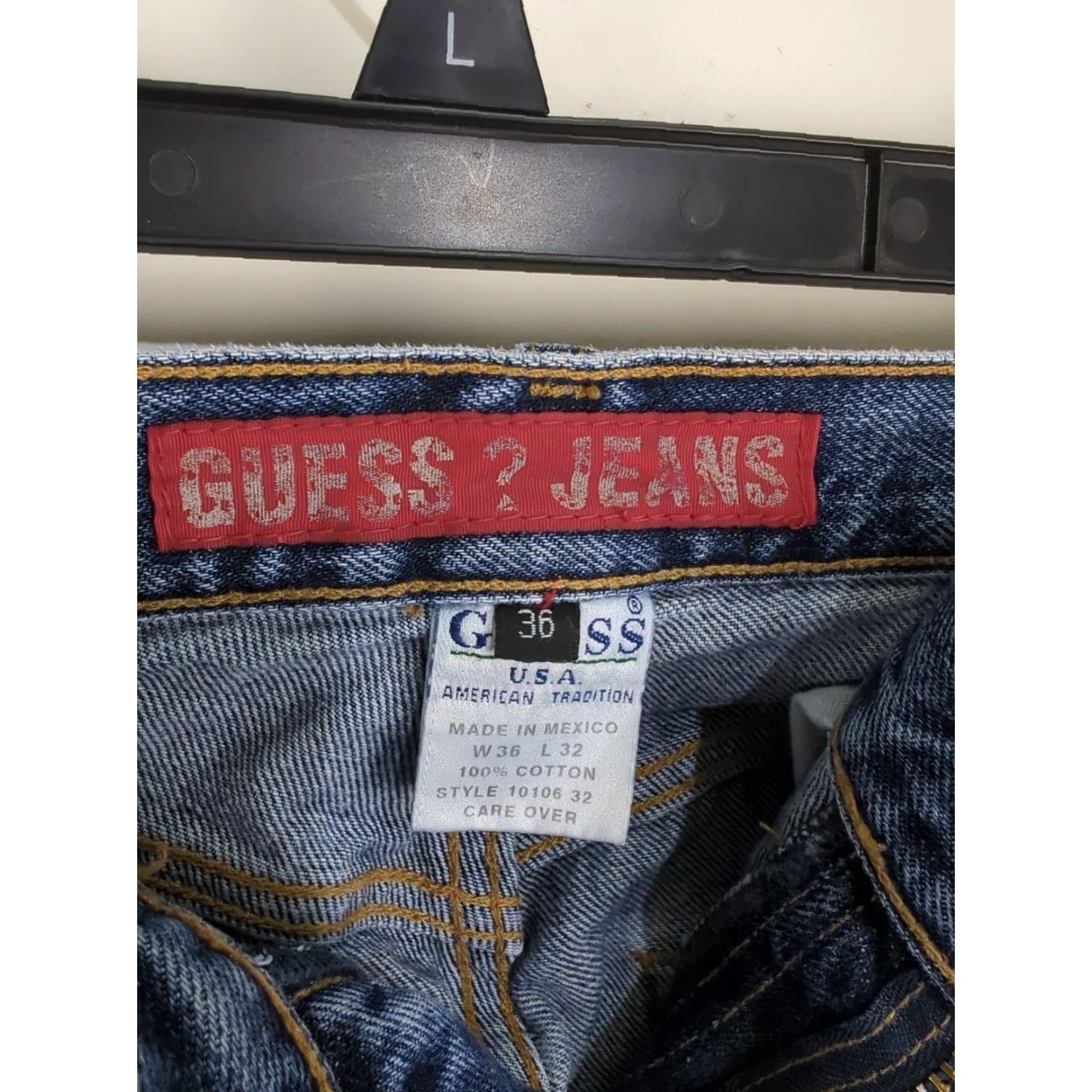 Guess VINTAGE Guess USA Men's Blue Jeans Relaxed Baggy Denim 36x34 Medium Wash Jeans Mens Blue 36-34 Relaxed 5-Pocket Logo Zipper Pocket Designer 90s Theme Size US 36 / EU 52 - 7 Thumbnail