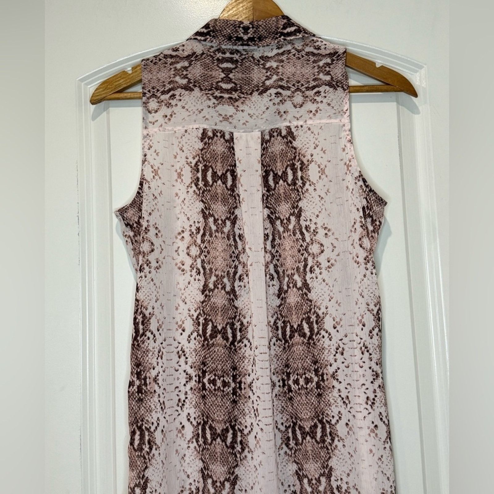 Rachel Zoe Rachel Zoe Sleeveless Collar Snakeskin Print Blouse Size XS Size XS / US 0-2 / IT 36-38 - 9 Thumbnail