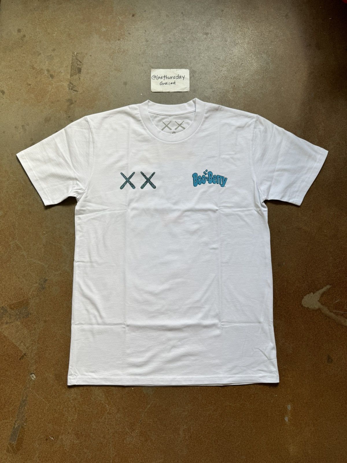 【サマーセール】KAWS x Monsters Boo Berry Tee NEW! KAWS x Monsters General Mills Boo Berry Blue XL T-Shirt
