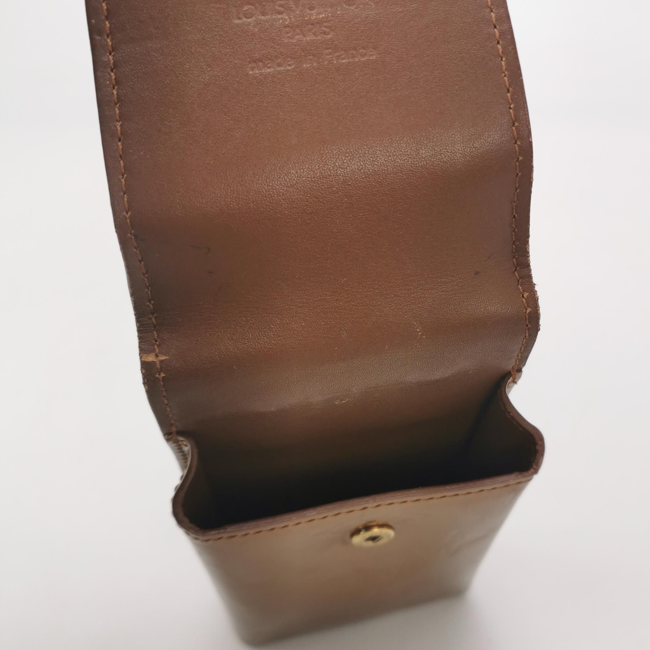 Louis Vuitton Louis Vuitton (LV) Patent leather old flower embossed cigar Size ONE SIZE - 5 Thumbnail
