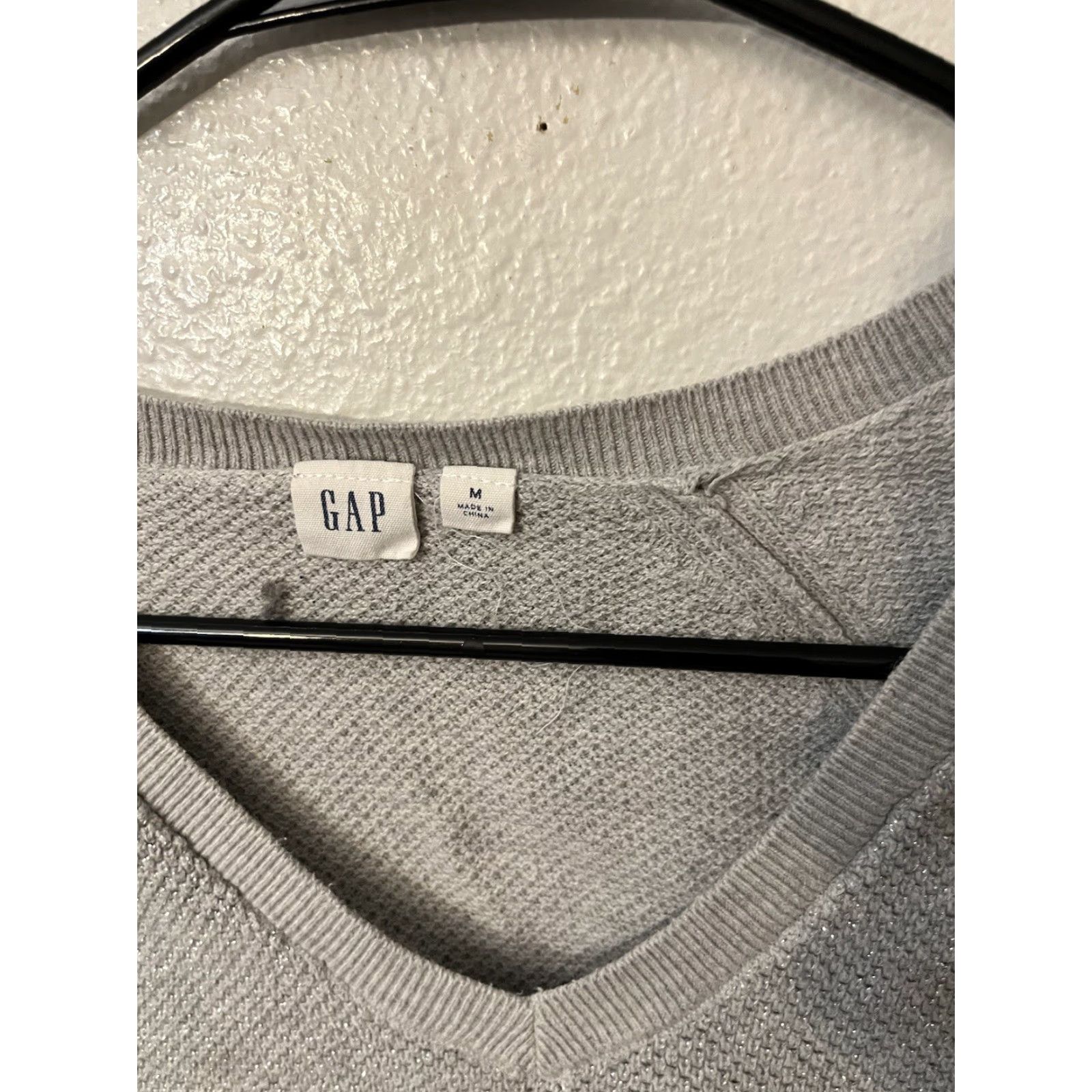 Gap VINTAGE Gap Women's Sweater Solid V-Neck Long Sleeve Size Medium Gray Basic Clothing Size M / US 6-8 / IT 42-44 - 3 Thumbnail