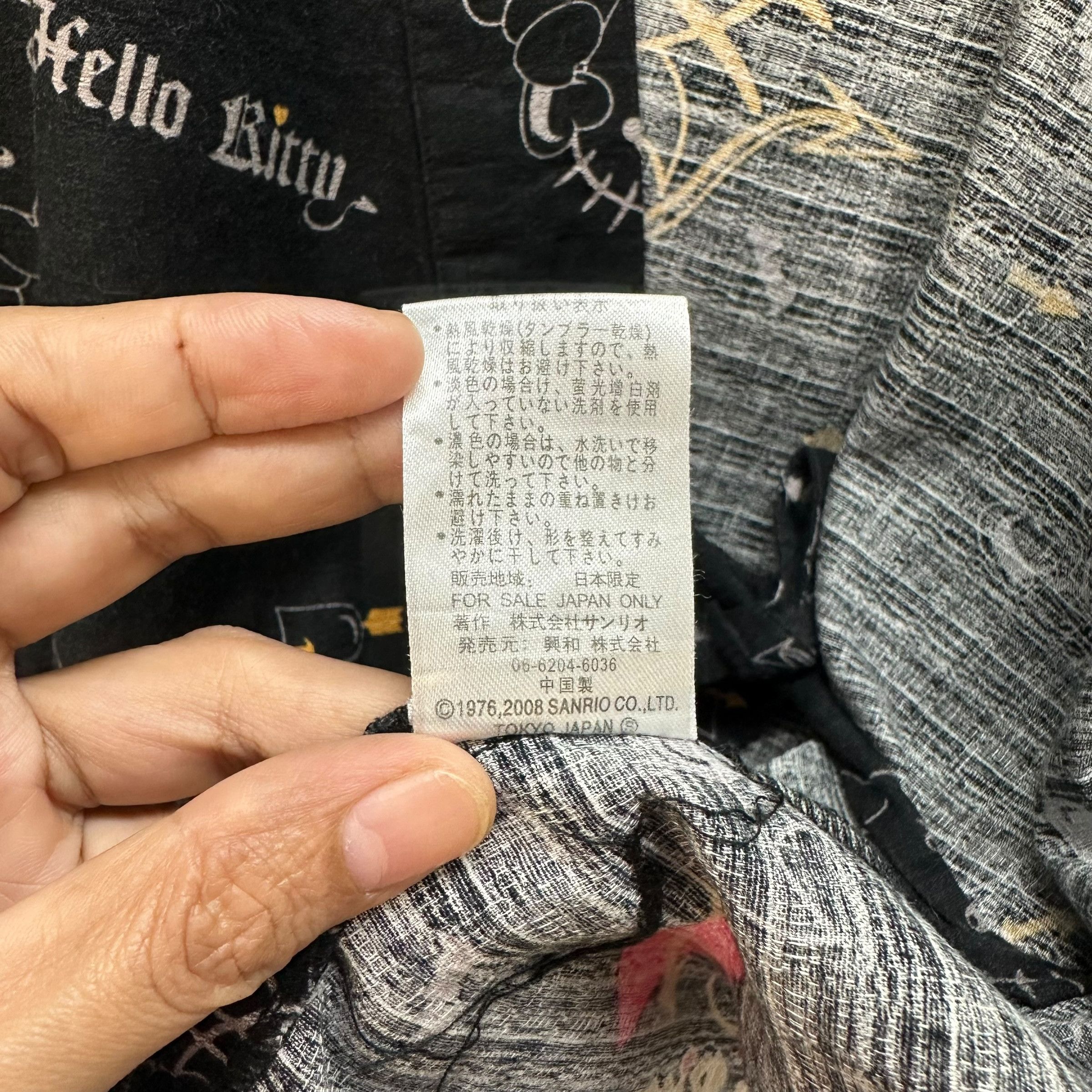 Japanese Brand HELLO KITTY BIG LOGO FULLPRINT BLACK KIMONO #8807-028 Size US M / EU 48-50 / 2 - 11 Thumbnail
