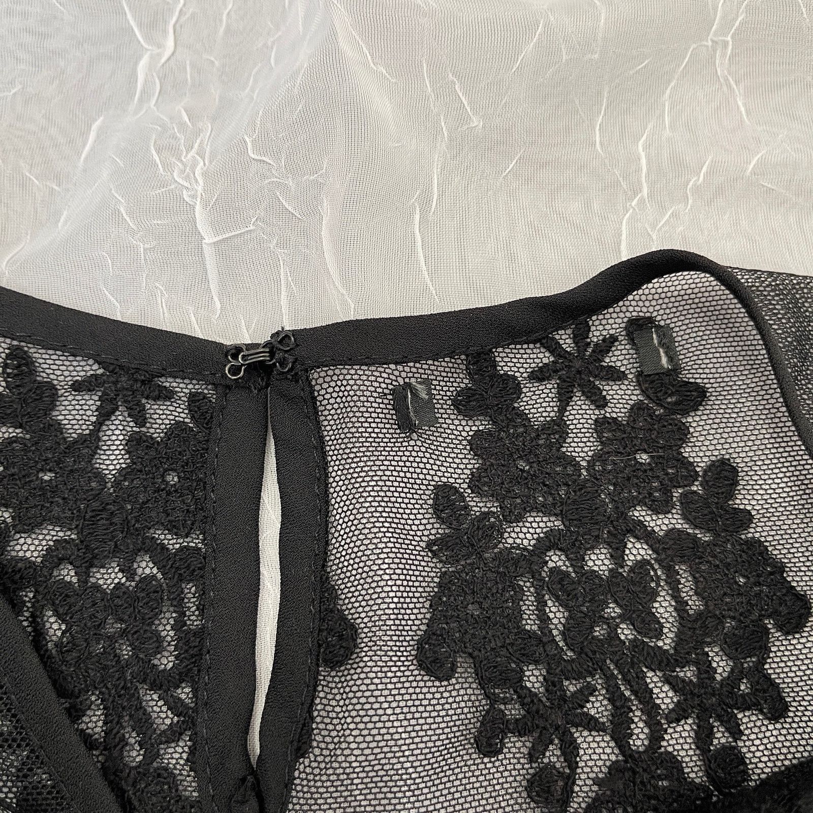 Forever 21 Black Sheer Mesh Lace T Shirt Scalloped Hem Forever 21 Small Size S / US 4 / IT 40 - 14 Thumbnail