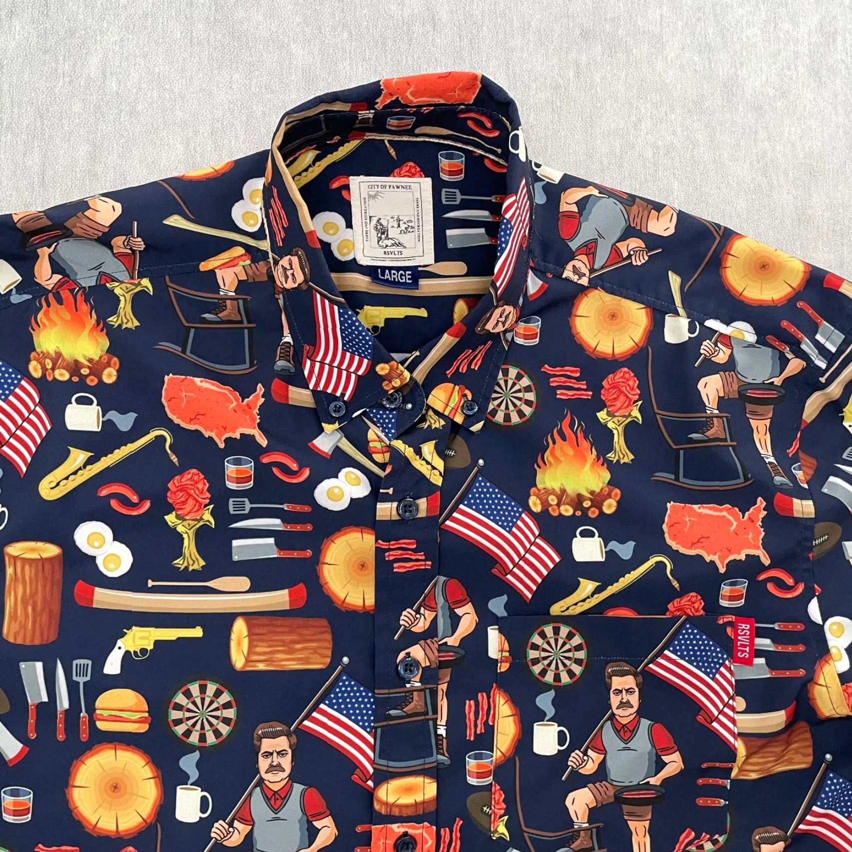 Vintage VINTAGE RSVLTS Shirt City Of Pawnee Ron Swanson All Over Print Cartoon Button-Up Adult Large Blue Mens Size US L / EU 52-54 / 3 - 3 Thumbnail