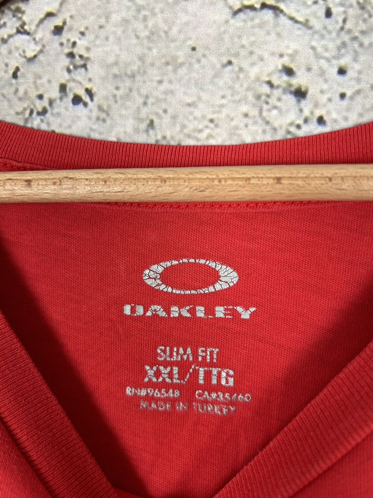 Oakley Vintage Oakley Center Logo Graphic Tee Gorpcore Streetwear Size US XXL / EU 58 / 5 - 4 Thumbnail