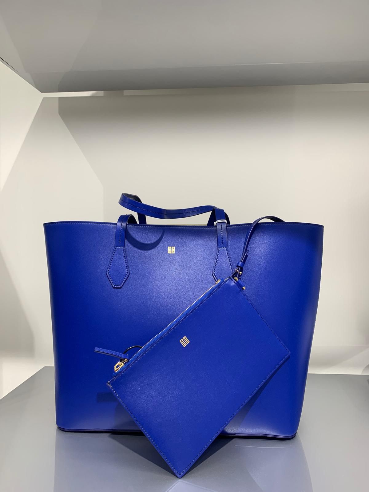 Givenchy o1srvl11e1124 Size: OS/ Tote Bag in Blue Size ONE SIZE - 1 Thumbnail