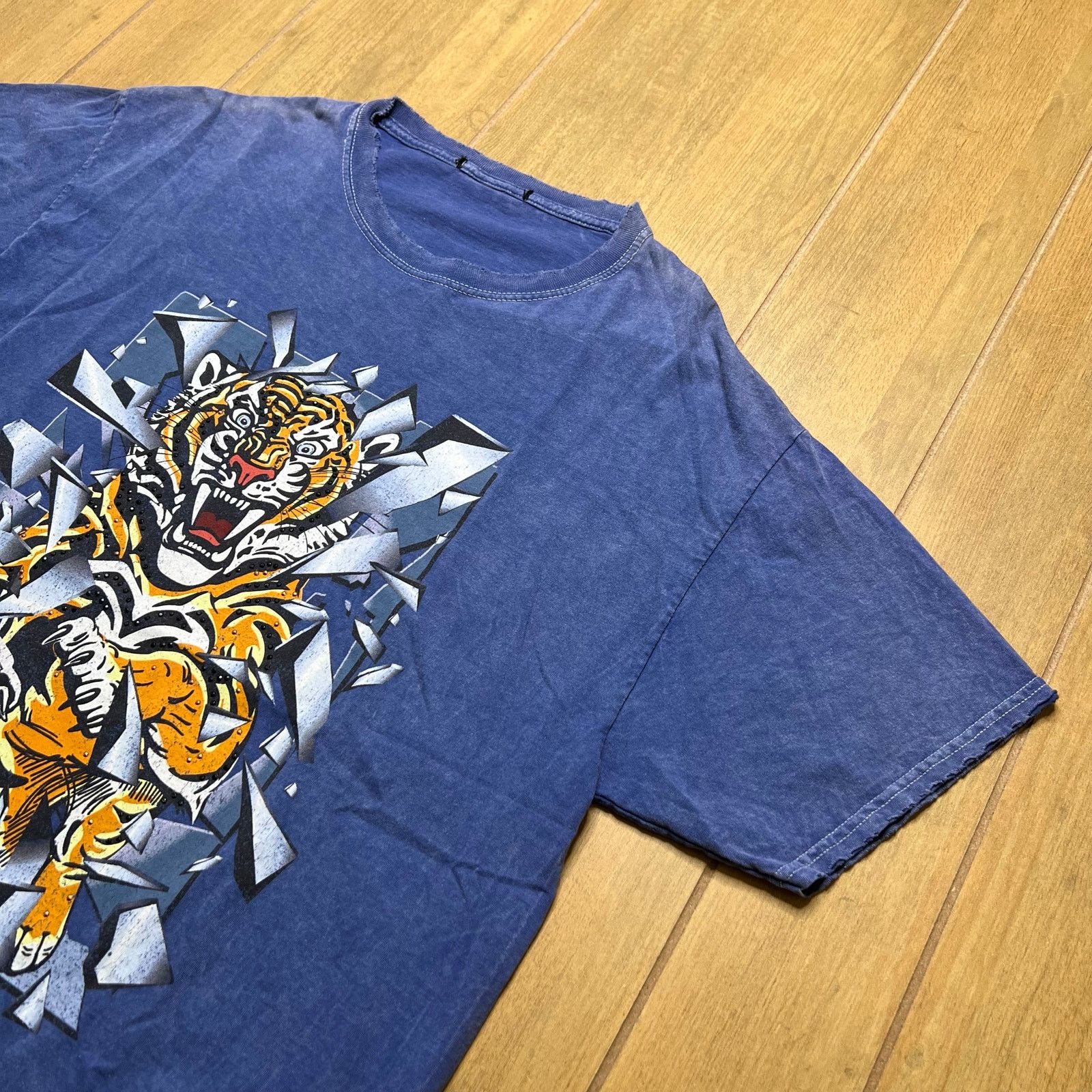 Ed Hardy Vintage Tiger Graphic T-Shirt Blue Faded Y2K Grunge Sz M/L Size US L / EU 52-54 / 3 - 3 Thumbnail