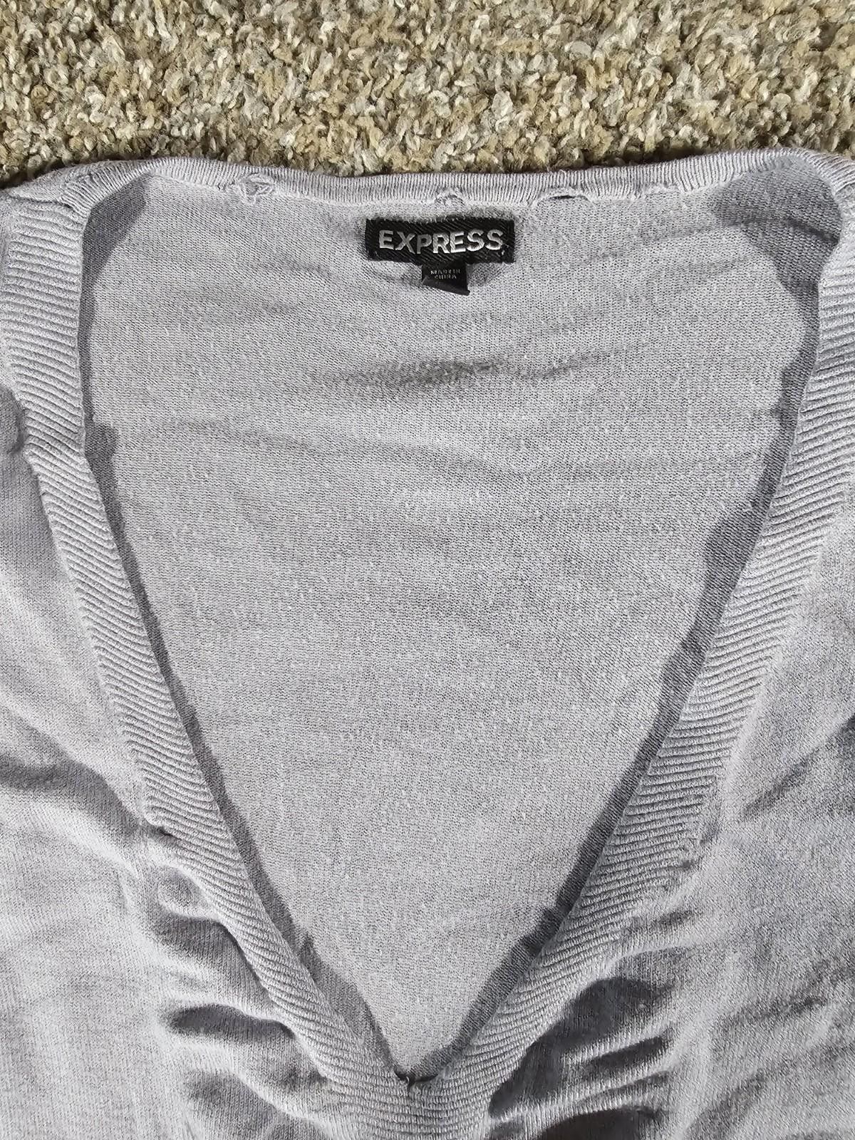 Express Express Ruffled Vneck M Gray Sweater Size M / US 6-8 / IT 42-44 - 3 Thumbnail