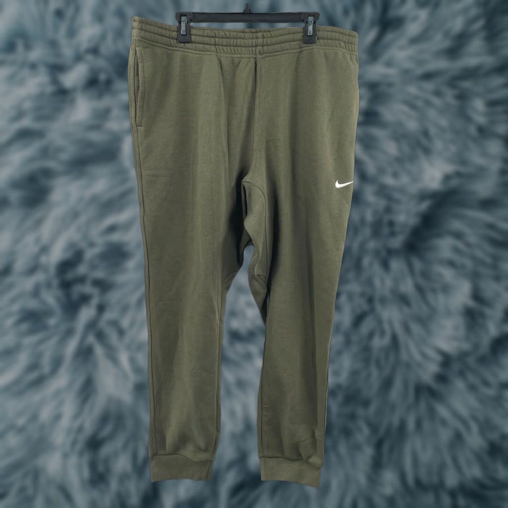 Nike Nike Tech Fleece Pants Jogger 2XL Green 90s Nike Club Fleece Long Training New XXL Pants Men Zip Pocket Tapered Regular Fit Nike Brand Size US 39 - 1 Thumbnail