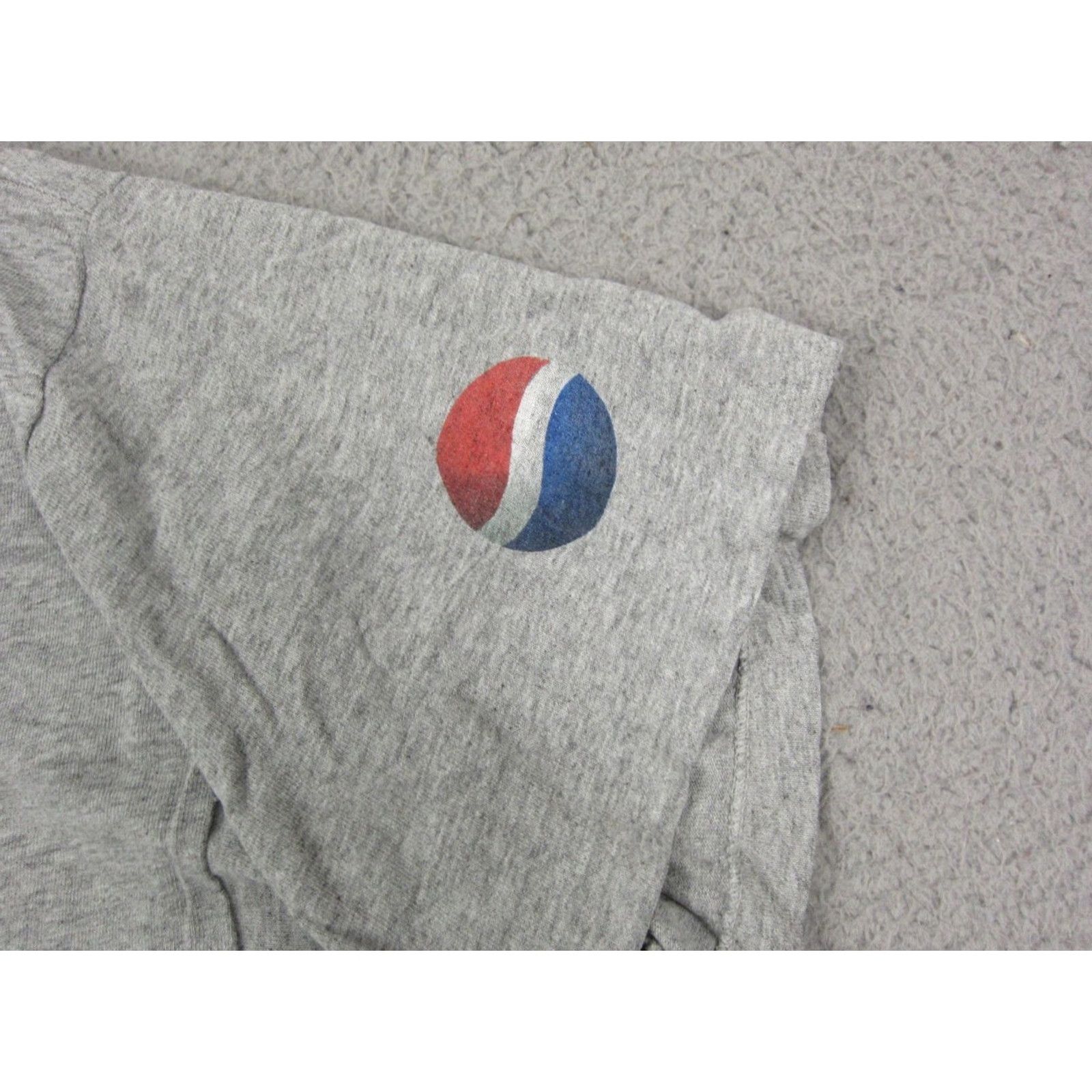 Vintage VINTAGE Pepsi Shirt Mens L XL Gray Crew Neck Short Sleeve 90s 80s Classic Logo Made in USA Size US L / EU 52-54 / 3 - 6 Thumbnail