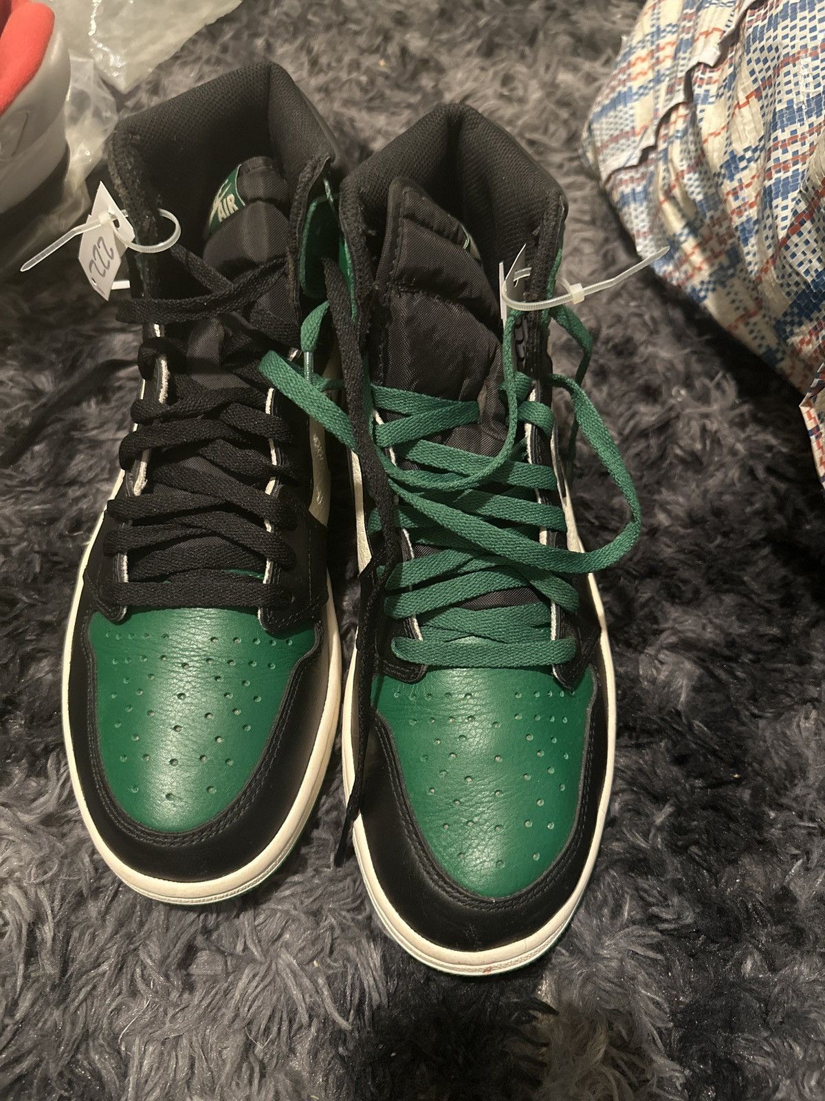 Nike Air Jordan 1 retro high OG pine green Size US 11 / EU 44 - 3 Thumbnail