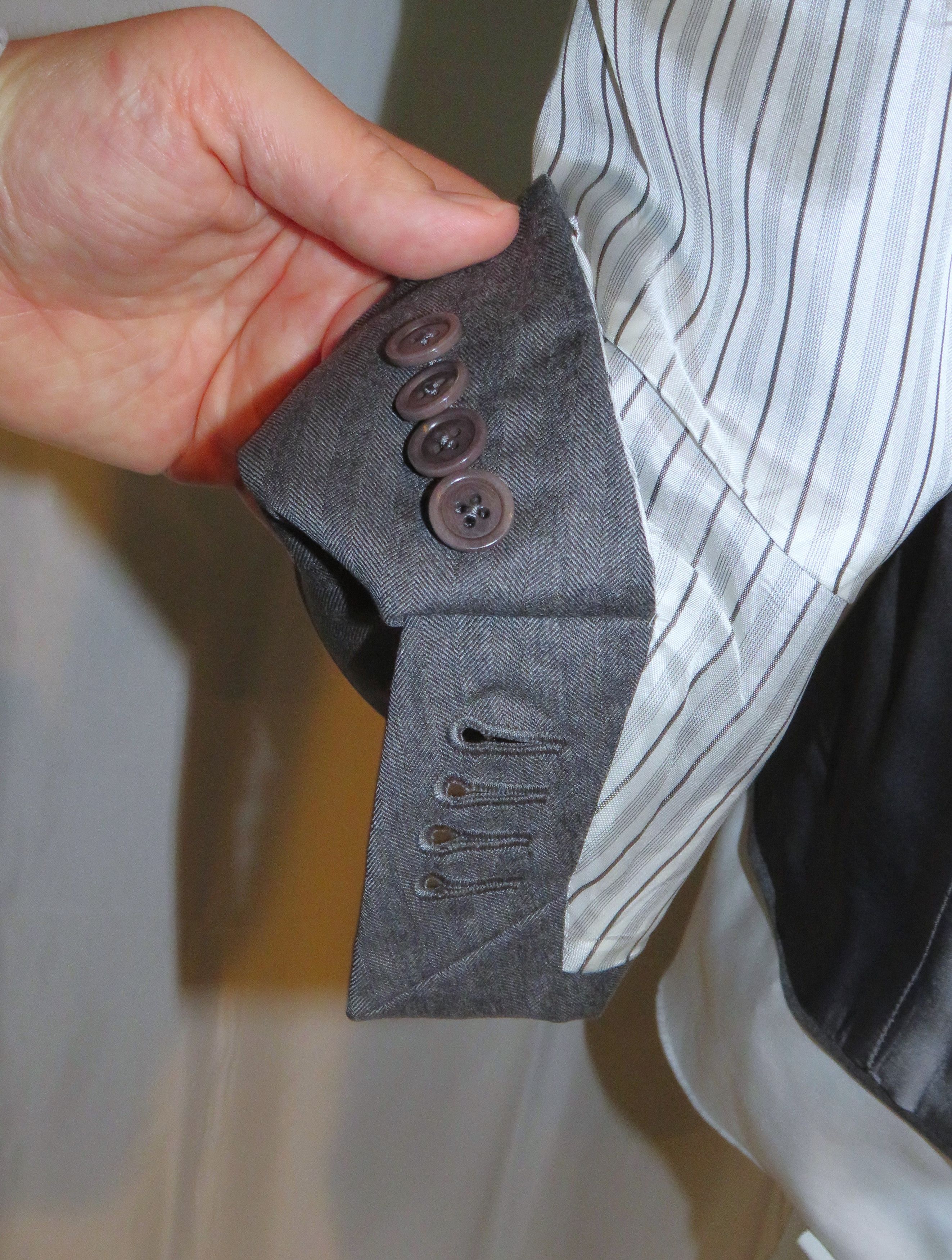Ermenegildo Zegna Firen Very Recent Gray Herringbone Three Roll Two Suit 44R Size 44R - 10 Thumbnail