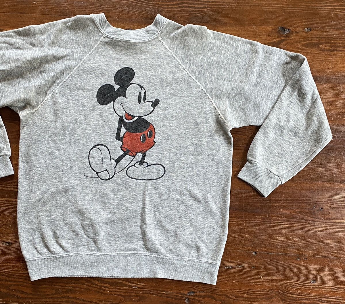 Disney × Mickey Mouse × Vintage Vintage 80’s Mickey Mouse Grey Raglan Crewneck Sweatshirt Size US M / EU 48-50 / 2 - 1 Thumbnail