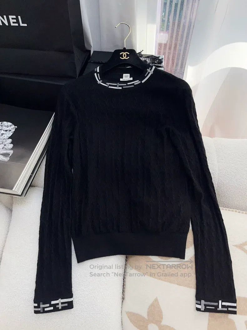 Hermes Hermes Black Lock Chain Dark Pattern Texture Long Sleeve S Size XS / US 0-2 / IT 36-38 - 1 Thumbnail