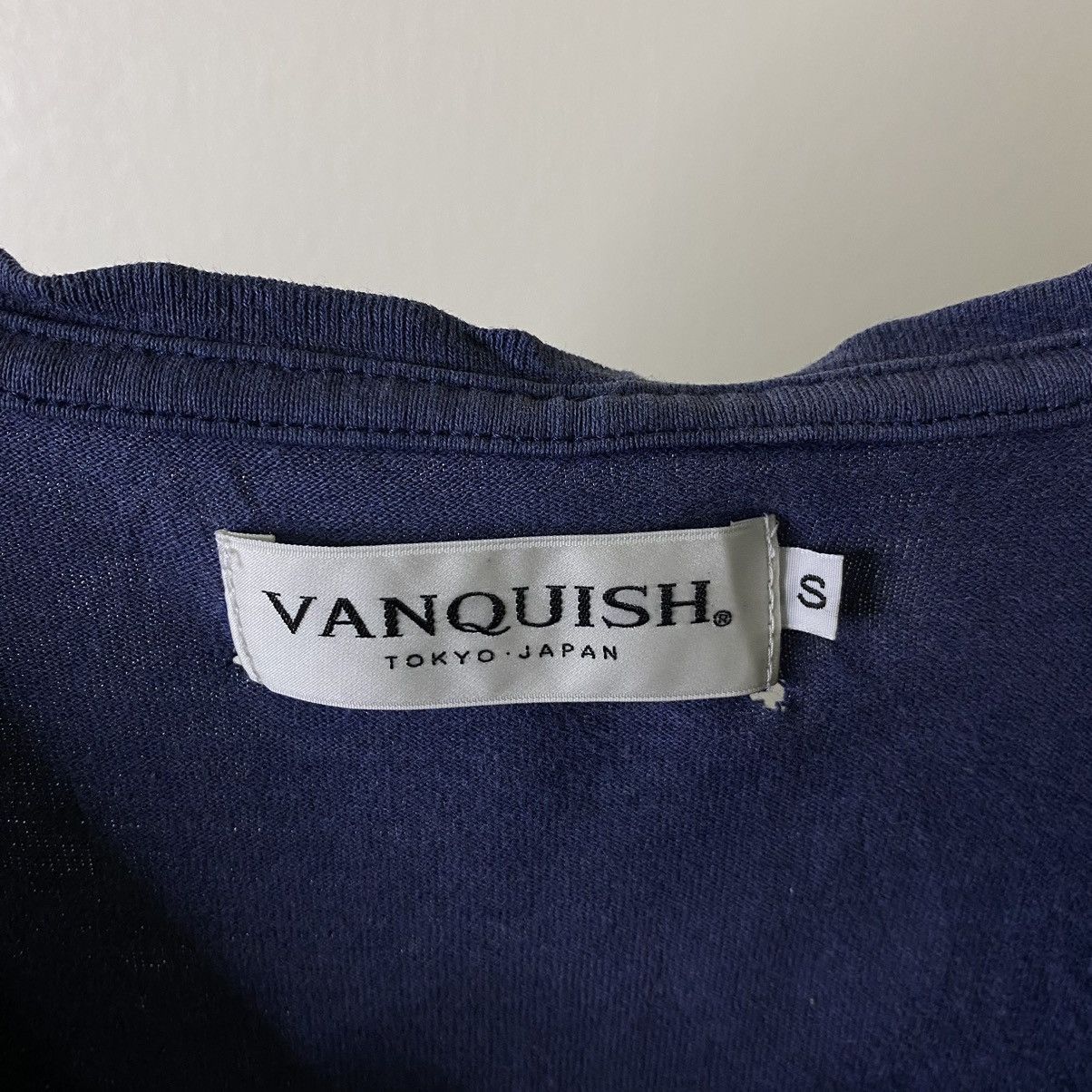 Vanquish Vanquish Tokyo Japan Single Pocket V Neck Navy Blank Tee Size US S / EU 44-46 / 1 - 4 Thumbnail