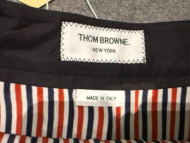 Thom Browne Thom Browne The pleated skirt is dark blue Size 27" / US 4 / IT 40 - 7 Thumbnail