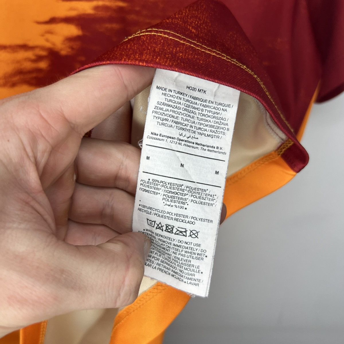 Nike GALATASARAY HOME FOOTBALL SHIRT SOCCER JERSEY NIKE Size US M / EU 48-50 / 2 - 6 Thumbnail