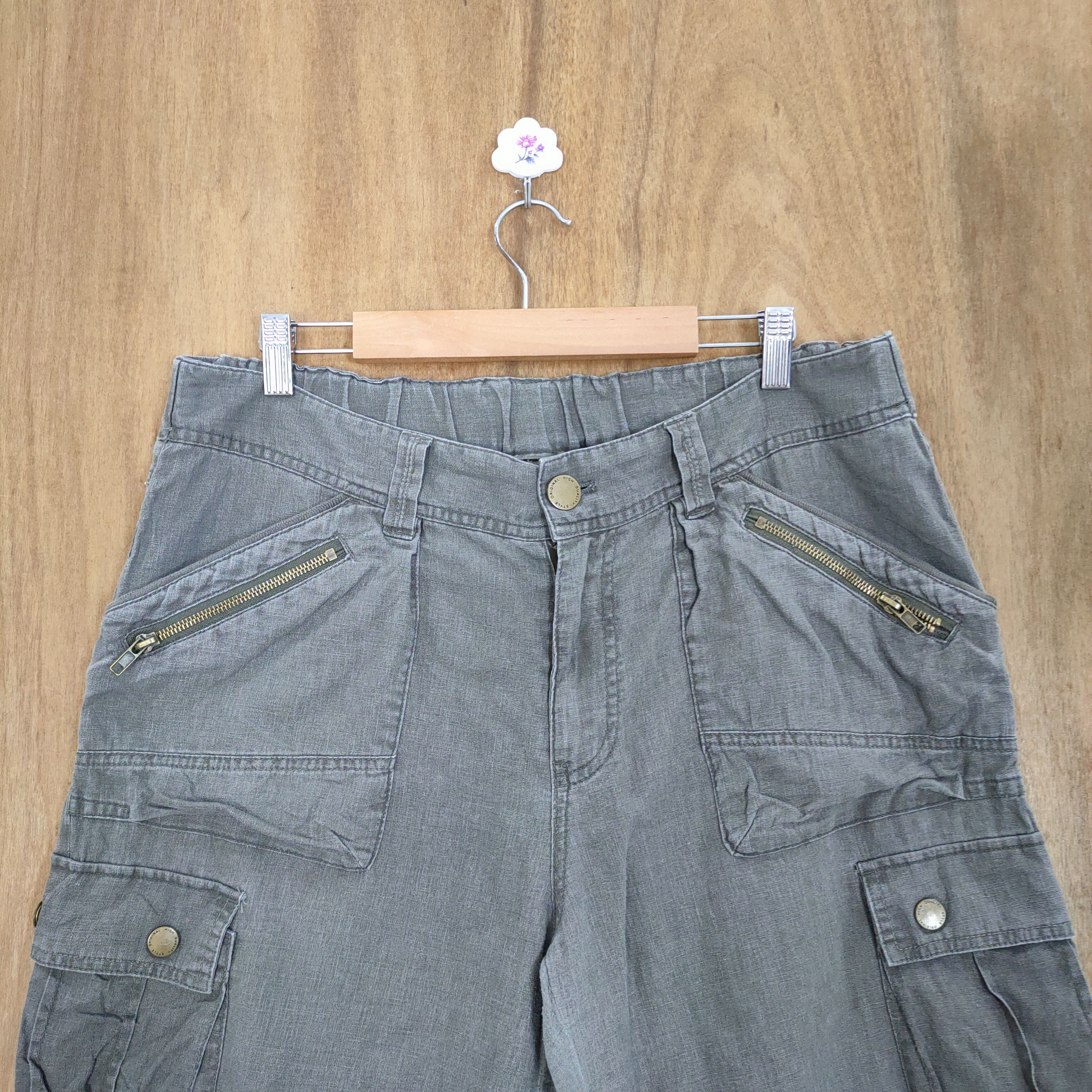 Japanese Brand DAILY SHORT MULTIPOCKET CARGO PANTS Size US 34 / EU 50 - 2 Thumbnail